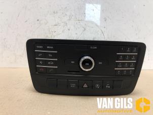 Gebruikte Regelunit Multi Media Mercedes B (W246) 2.1 B-220 CDI BlueEFFICIENCY, B-220d 16V Prijs € 350,00 Margeregeling aangeboden door Van Gils Automotive