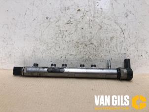 Gebruikte Injector brug BMW 1 serie (E87/87N) 123d 16V Prijs € 30,00 Margeregeling aangeboden door Van Gils Automotive