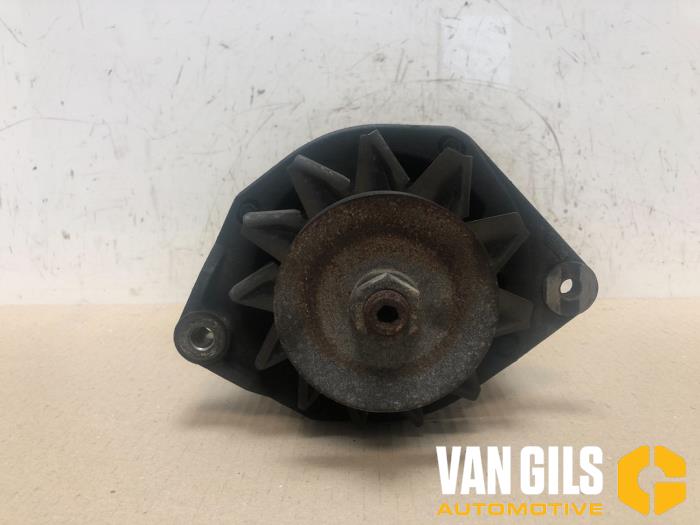 Gebruikte Dynamo Renault Trafic I FL (TXX/P/V) 2.5 D Prijs € 75,00 Margeregeling aangeboden door Van Gils Automotive