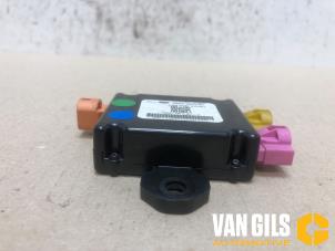 Gebruikte USB module Jaguar XJ (X351) 3.0 D V6 24V Prijs op aanvraag aangeboden door Van Gils Automotive