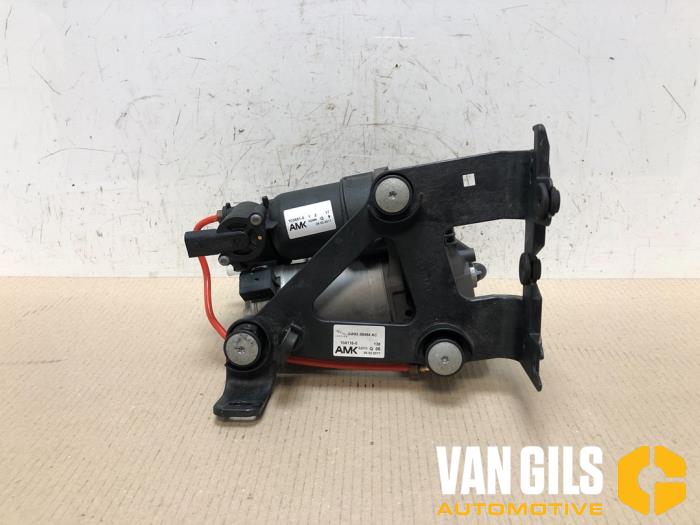 Gebruikte Compressor Jaguar XJ (X351) 3.0 D V6 24V Prijs € 299,99 Margeregeling aangeboden door Van Gils Automotive
