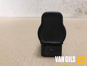 Gebruikte Bobine Volkswagen Passat (3B3) 2.0 20V Prijs € 30,00 Margeregeling aangeboden door Van Gils Automotive