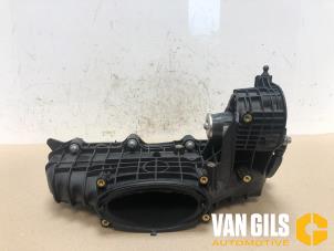 Gebruikte Inlaatspruitstuk Mercedes B (W246) Prijs € 181,50 Inclusief btw aangeboden door Van Gils Automotive