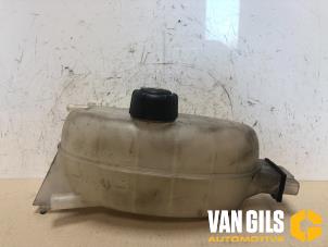 Gebruikte Expansievat Renault Trafic New (FL) 2.0 dCi 16V 90 Prijs € 45,00 Margeregeling aangeboden door Van Gils Automotive