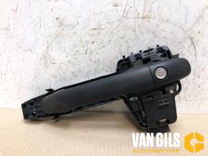 Gebruikte Deurgreep 2Deurs links Mercedes Vito Mixto (447.7) 2.2 116 CDI 16V Prijs € 48,39 Inclusief btw aangeboden door Van Gils Automotive