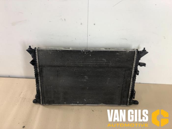 Gebruikte Radiateur Audi A5 Quattro (B8C/S) 3.0 TDI V6 24V Prijs € 110,00 Margeregeling aangeboden door Van Gils Automotive