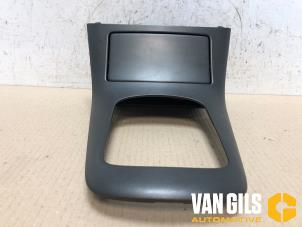 Gebruikte Dashboard deel Toyota Avensis Wagon (T25/B1E) 2.2 D-4D 16V D-CAT Prijs € 35,00 Margeregeling aangeboden door Van Gils Automotive