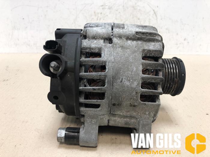 Alternator van een Peugeot 5008 I (0A/0E) 2.0 HDiF 16V 2012