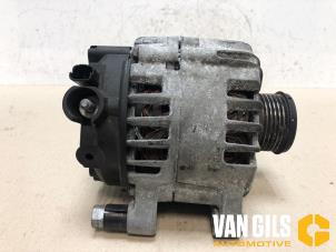 Alternator van een Peugeot 5008 I (0A/0E) 2.0 HDiF 16V 2012