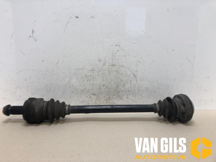 Gebruikte Aandrijfas links-achter BMW 1 serie (E87/87N) 116i 1.6 16V Prijs € 74,99 Margeregeling aangeboden door Van Gils Automotive