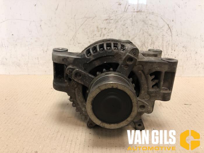Gebruikte Alternator Toyota Avensis Wagon (T25/B1E) 2.2 D-4D 16V D-CAT Prijs € 75,00 Margeregeling aangeboden door Van Gils Automotive
