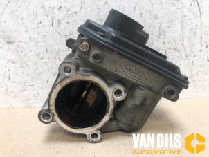 Gebruikte Gasklephuis Ford Fiesta 5 (JD/JH) 1.6 16V Prijs € 65,00 Margeregeling aangeboden door Van Gils Automotive