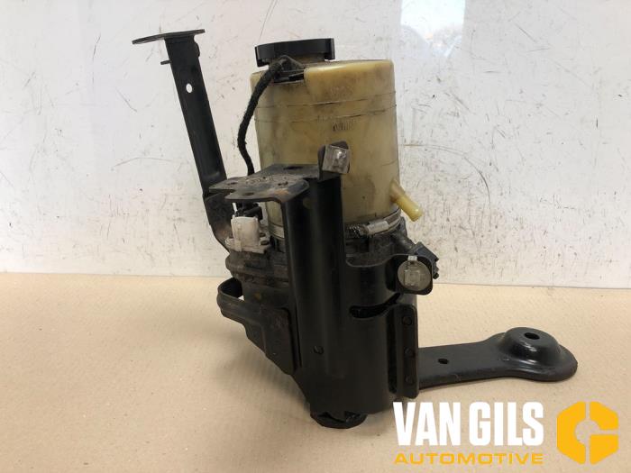 Gebruikte Pomp Servo Opel Vectra C 2.2 DTI 16V Prijs € 60,00 Margeregeling aangeboden door Van Gils Automotive