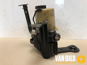 Gebruikte Stuurbekrachtiging Pomp Opel Vectra C 2.2 DTI 16V Prijs € 60,00 Margeregeling aangeboden door Van Gils Automotive