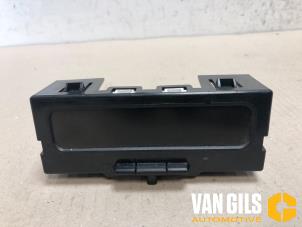 Gebruikte Display Interieur Renault Megane II (BM/CM) 1.9 dCi 120 Prijs € 35,00 Margeregeling aangeboden door Van Gils Automotive