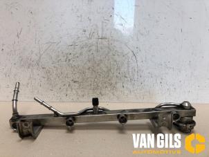 Gebruikte Injector brug Saab 9-5 Estate (YS3E) 2.3t 16V Prijs € 50,00 Margeregeling aangeboden door Van Gils Automotive