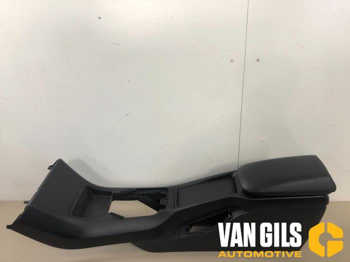 Middenconsoles van een Volvo V40 (MV) 1.5 T3 16V Geartronic 2018