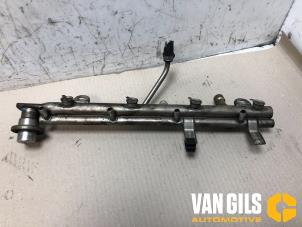 Gebruikte Injector brug BMW 3 serie (E46/4) 316i Prijs € 50,00 Margeregeling aangeboden door Van Gils Automotive