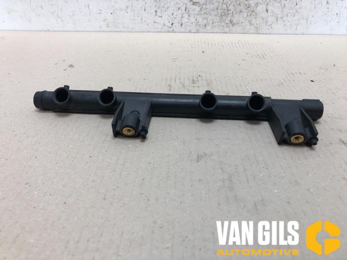 Gebruikte Verstuiver brug Renault Clio II (BB/CB) 1.2 Prijs € 50,00 Margeregeling aangeboden door Van Gils Automotive