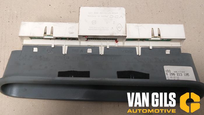Display Interieur van een Renault Twingo (C06) 1.2 16V 2005
