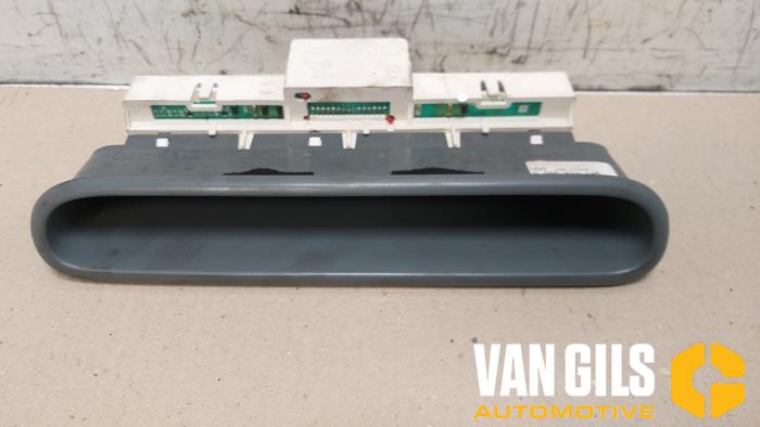 Display Interieur van een Renault Twingo (C06) 1.2 16V 2005