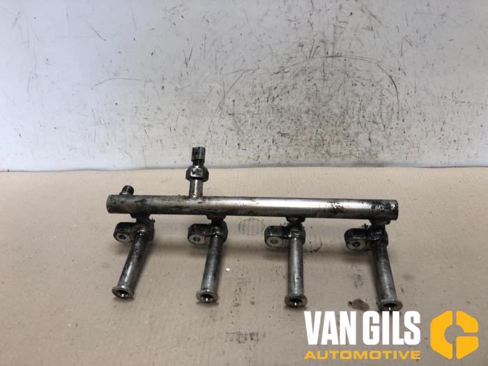 Gebruikte Verstuiver brug Volvo V40 (MV) 1.5 T3 16V Geartronic Prijs € 100,00 Margeregeling aangeboden door Van Gils Automotive
