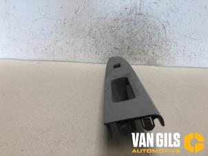 Gebruikte Schakelaar Elektrisch Raam Daihatsu Sirion 2 (M3) 1.0 12V DVVT Prijs € 40,00 Margeregeling aangeboden door Van Gils Automotive