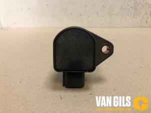 Gebruikte Bobine Honda Stream I (RN) 1.7 16V VTEC Prijs € 30,00 Margeregeling aangeboden door Van Gils Automotive