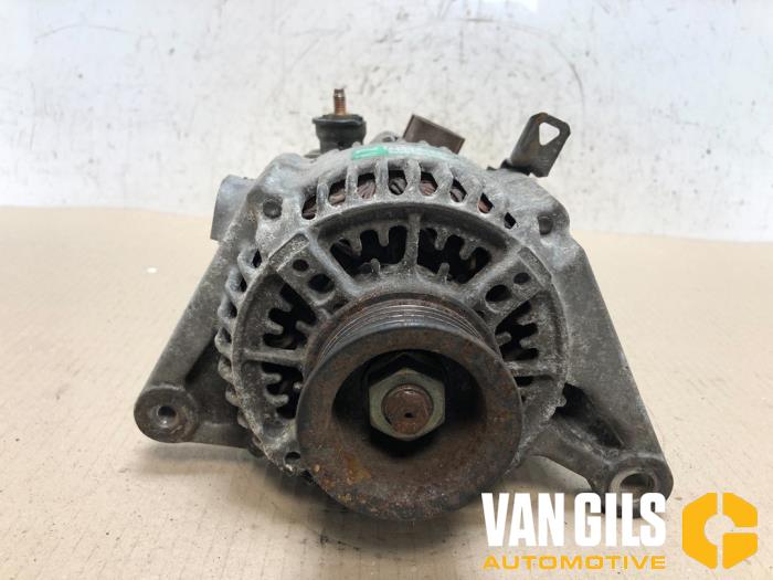 Gebruikte Dynamo Toyota Corolla (E12) 1.8 16V TS VVT-i Prijs € 75,00 Margeregeling aangeboden door Van Gils Automotive