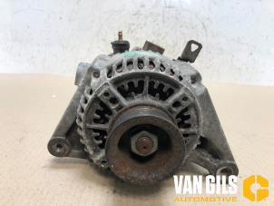 Gebruikte Dynamo Toyota Corolla (E12) 1.8 16V TS VVT-i Prijs € 75,00 Margeregeling aangeboden door Van Gils Automotive