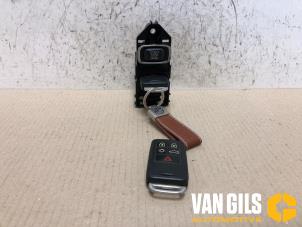 Gebruikte Kontaktslot + Sleutel Volvo XC60 I (DZ) 2.0 D3 20V Prijs op aanvraag aangeboden door Van Gils Automotive
