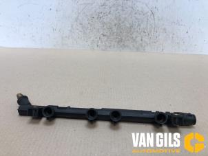 Gebruikte Injector brug Fiat Grande Punto (199) 1.4 Prijs € 50,00 Margeregeling aangeboden door Van Gils Automotive
