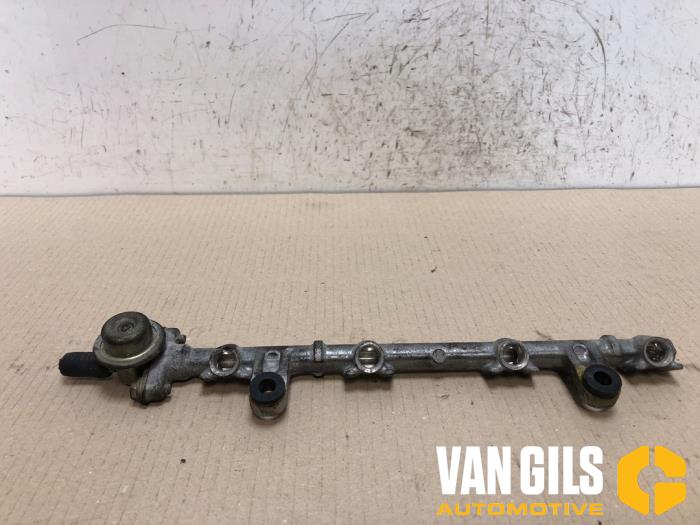Gebruikte Common rail (Injectie) Toyota Yaris (P1) 1.0 16V VVT-i Prijs € 50,00 Margeregeling aangeboden door Van Gils Automotive