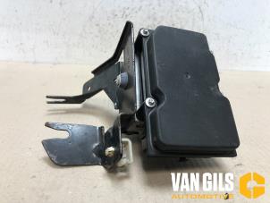 Gebruikte ABS Pomp Dacia Duster (HS) 1.6 16V Prijs op aanvraag aangeboden door Van Gils Automotive