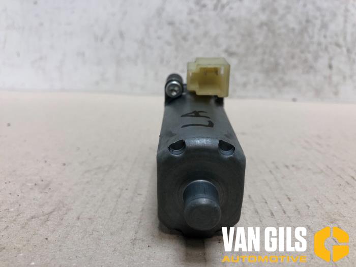 Diversen van een BMW 7 serie (E65/E66/E67) 750i,Li 4.8 32V 2006