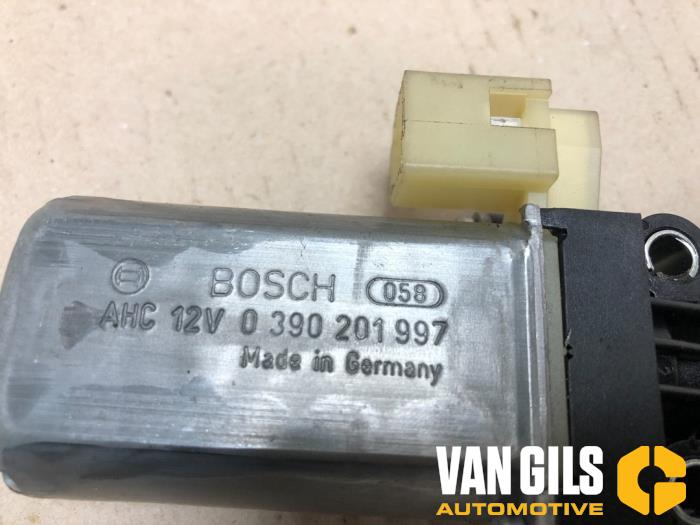 Diversen van een BMW 7 serie (E65/E66/E67) 750i,Li 4.8 32V 2006