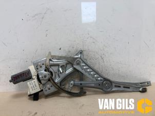 Gebruikte Ruitmechaniek 4Deurs links-voor Opel Signum (F48) 2.2 DGI 16V Prijs € 50,00 Margeregeling aangeboden door Van Gils Automotive