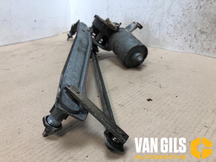 Ruitenwismotor+Mechaniek van een Volkswagen Polo II (86) 1.0 C,CL,GL 1986