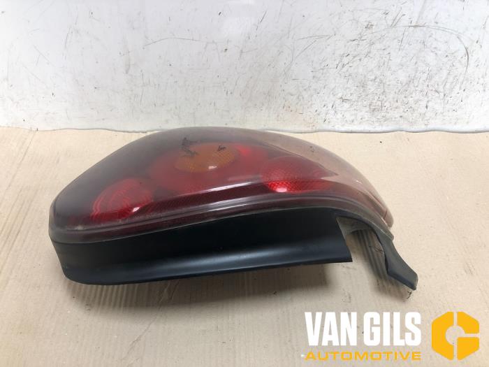 Achterlicht links van een Fiat Bravo (182A)  1996