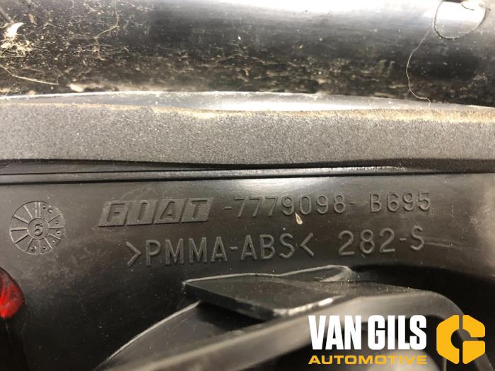 Achterlicht links van een Fiat Bravo (182A)  1996