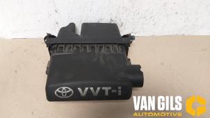 Gebruikte Luchtfilterhuis Toyota Yaris (P1) 1.3 16V VVT-i Prijs € 55,00 Margeregeling aangeboden door Van Gils Automotive
