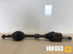 Gebruikte Aandrijfas links-voor Dodge Grand Caravan 3.8 Prijs op aanvraag aangeboden door Van Gils Automotive
