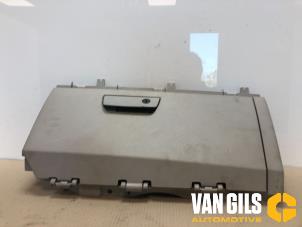 Gebruikte Dashboardkastje Dodge Grand Caravan 3.8 Prijs op aanvraag aangeboden door Van Gils Automotive