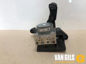 Gebruikte ABS Pomp Mini Mini Convertible (F57) 1.5 12V Cooper Prijs op aanvraag aangeboden door Van Gils Automotive