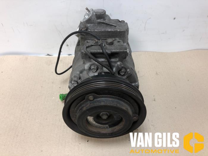 Gebruikte Aircopomp Volkswagen Passat (3B3) 2.0 20V Prijs € 35,00 Margeregeling aangeboden door Van Gils Automotive