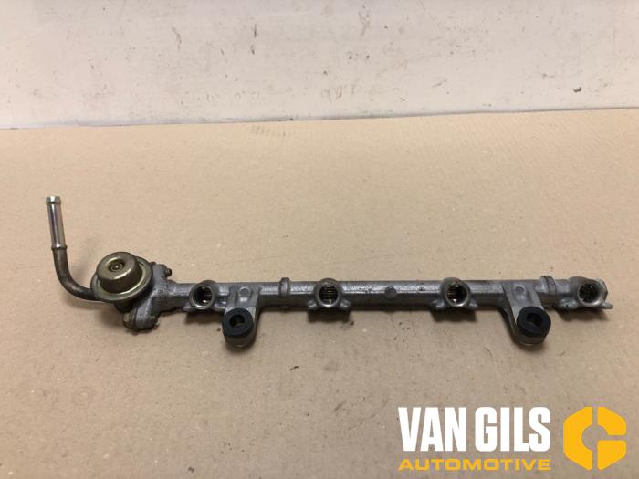 Gebruikte Injector brug Daihatsu YRV (M2) 1.3 16V DVVT Prijs € 50,00 Margeregeling aangeboden door Van Gils Automotive