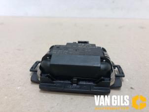Gebruikte Sensor regen Peugeot 308 SW (4E/H) 1.6 16V THP 150 Prijs € 30,00 Margeregeling aangeboden door Van Gils Automotive