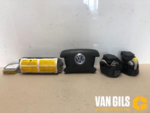 Gebruikte Airbag set Volkswagen Caddy III (2KA,2KH,2CA,2CH) 1.9 TDI Prijs € 350,00 Margeregeling aangeboden door Van Gils Automotive