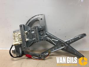 Gebruikte Ruitmechaniek 4Deurs rechts-voor Honda Civic Aerodeck (MB/MC) 1.4i S 16V Prijs € 50,00 Margeregeling aangeboden door Van Gils Automotive