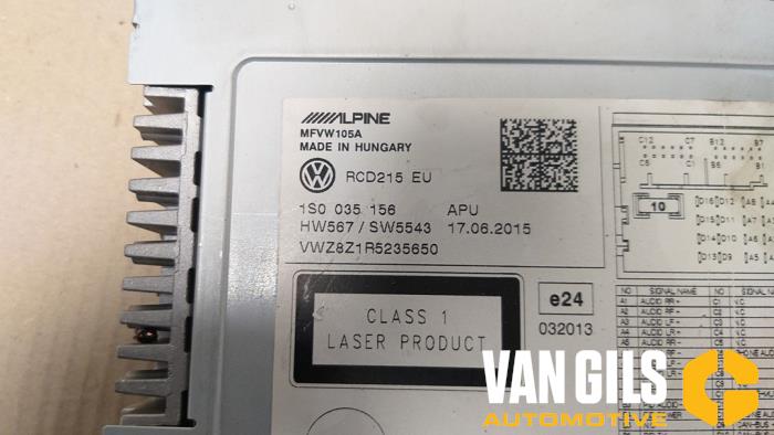 Radio CD Speler van een Volkswagen Up! (121) 1.0 12V 60 2015